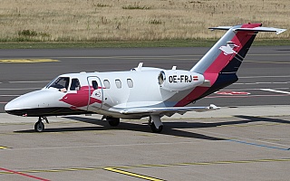 Bild: 21328 Fotograf: Frank Airline: Pink Sparrow Flugzeugtype: Cessna 525 CitationJet 1+