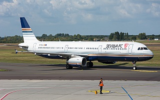 Bild: 21393 Fotograf: Uwe Bethke Airline: Privilege Style Flugzeugtype: Airbus A321-200