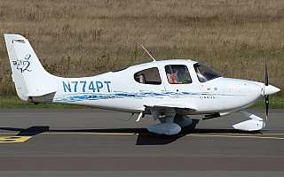 Bild: 21372 Fotograf: Frank Airline: Privat Flugzeugtype: Cirrus Design SR20 G2