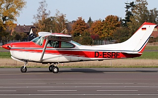 Bild: 22254 Fotograf: Frank Airline: Privat Flugzeugtype: Reims Aviation Reims-Cessna FR182 Skylane RG