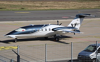 Bild: 23424 Fotograf: Yannick146 Airline: Privat Flugzeugtype: Piaggio P180 Avanti II