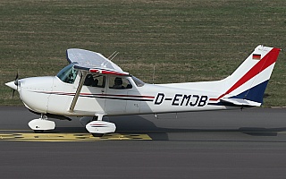 Bild: 24036 Fotograf: Frank Airline: Privat Flugzeugtype: Cessna 172N Skyhawk