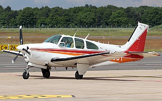 Bild: 24308 Fotograf: Frank Airline: Privat Flugzeugtype: Beechcraft 35-C33 Debonair