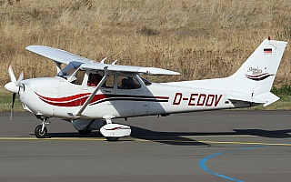 Bild: 26218 Fotograf: Frank Airline: Privat Flugzeugtype: Cessna 172S Skyhawk SP
