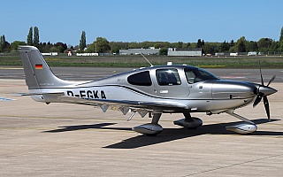 Bild: 25882 Fotograf: Yannick146 Airline: Privat Flugzeugtype: Cirrus Design SR22T GTS